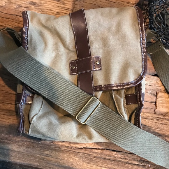 Roots crossbody purse - Picture 2 of 3